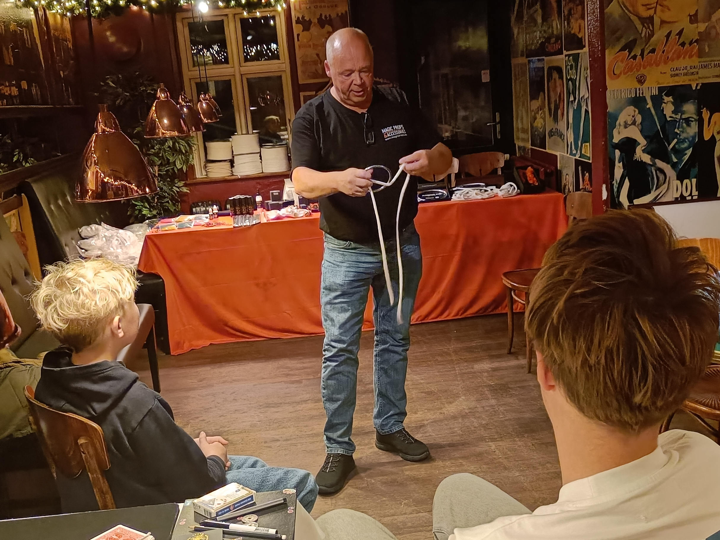 Det lykkedes Kennith at lære os en teknik fra hans nye rebrutine, 'Entangled', som udkommer sidst i 2025